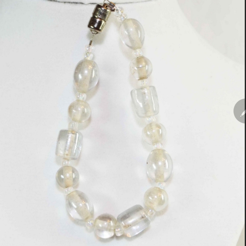 Beautiful Handmade Beaded Bracelet - Picture 4 of 7